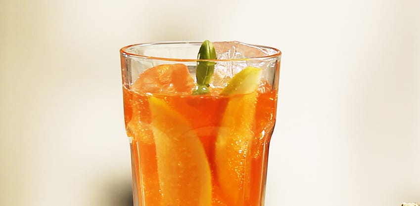 Passion Spice drink con pepe bianco e Sanbittèr Emozioni di Frutta Passion Fruit