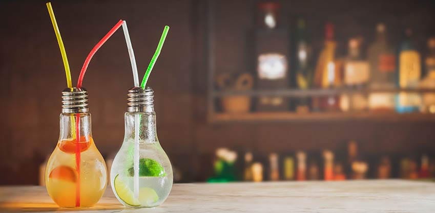 Sanbittèr e bicchieri a forma di lampadina il nuovo trend per i cocktail del 2017