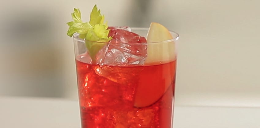 Stuzzichini e aperitivo: il cocktail è Red Eva