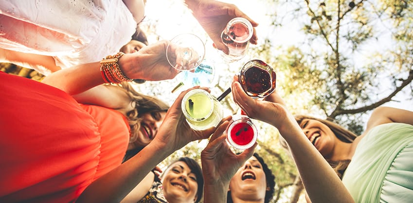 Aperitivo con gli amici Aperitivo con gli amici