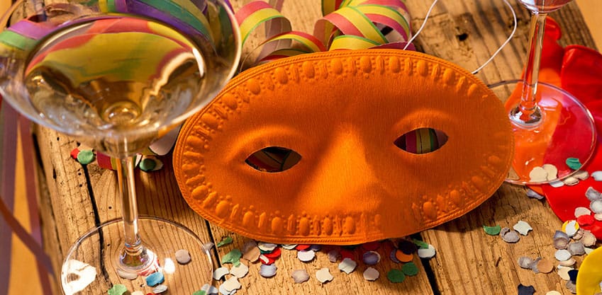 Rendi unico il tuo aperitivo di Carnevale a casa con Sanbittèr Rendi unico il tuo aperitivo di Carnevale a casa con Sanbittèr