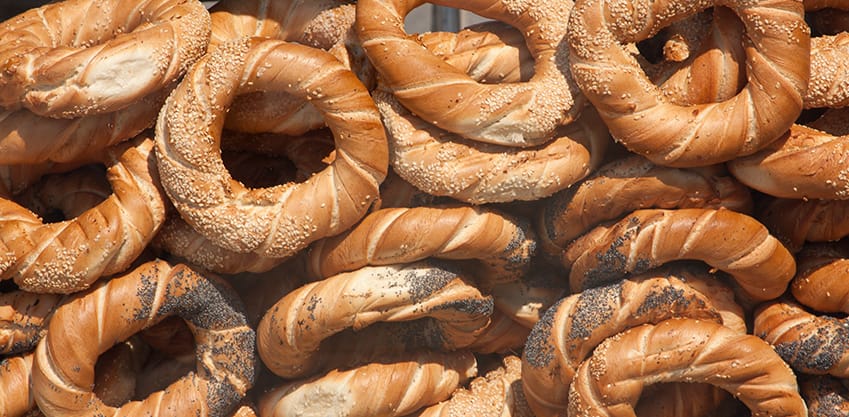 I bagel,  tipico street food di Cracovia