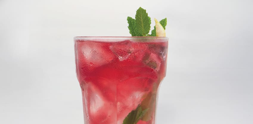 Black Smash, cocktail con Sanbittèr Emozioni di Frutta Ribes Nero Black Smash, cocktail con Sanbittèr Emozioni di Frutta Ribes Nero