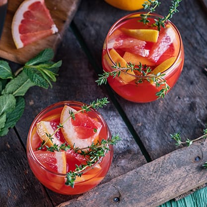 Cocktail alla frutta con pompelmo