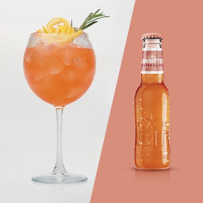 Cocktail dal sapore fumè con rosmarino e Sanbittèr Emozioni di Frutta Pompelmo