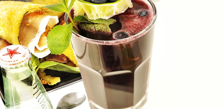 Bluberry Dry Cocktail con Sanbittèr Dry Bluberry Dry Cocktail con Sanbittèr Dry