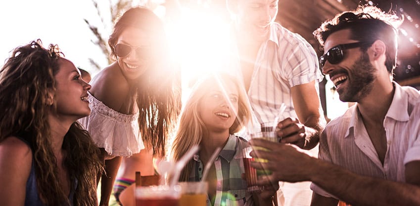 Consigli Sanbittèr per preparare il perfetto aperitivo estivo