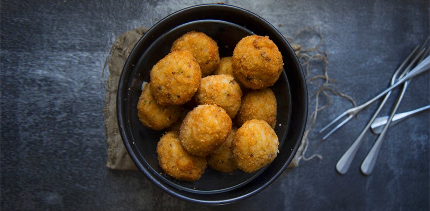 Stuzzichini per l’aperitivo: Polpette di zucchine e patate con Sanbittèr Emozioni Zenzero