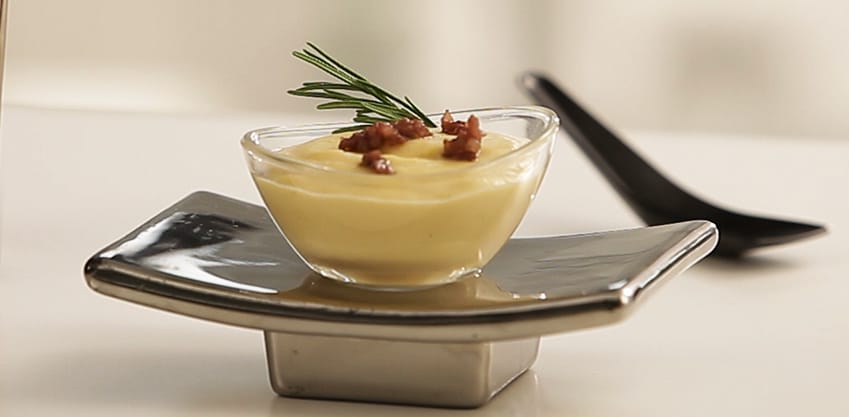Crema e briciole di salsiccia, ricetta per aperitivi dolce e saporita Crema e briciole di salsiccia, ricetta per aperitivi dolce e saporita