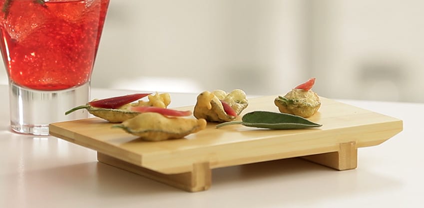 Tempura di salvia e prosciutto, ricetta facile e veloce Tempura di salvia e prosciutto, ricetta facile e veloce