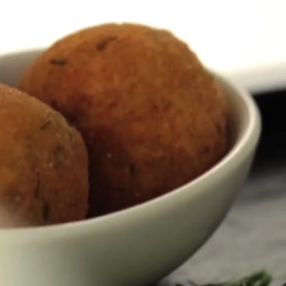 Polpette di merluzzo alla zenzero, ricetta della tradizione italiana per un aperitivo sfizioso e vivace