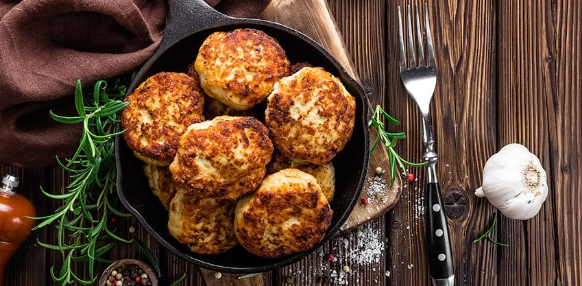 Frittelle Lenticchie E Cotechino E Punch Bitter Per L Aperitivo