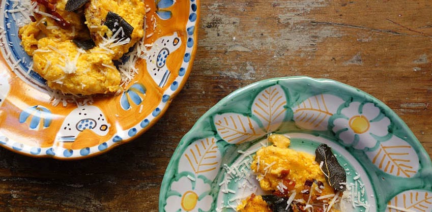 Gnudi alla zucca per l'aperitivo di Halloween