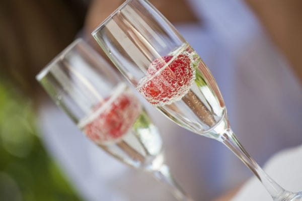 Fragole e champagne, una coppia di cibi romantici ed afrodisiaci