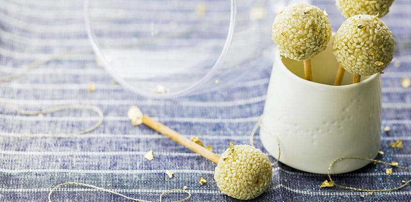 Lollipop di formaggio da abbinare ai cocktail di Natale