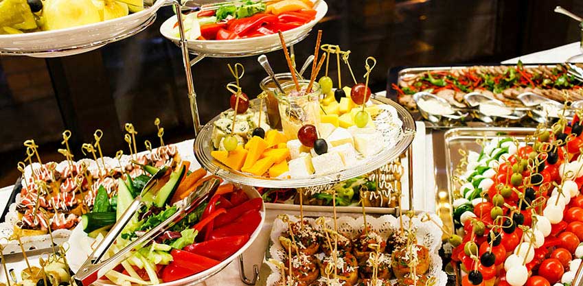 Preparazione aperitivi: l'importanza del buffet