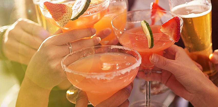 il Galateo dell'aperitivo a casa. il Galateo dell'aperitivo a casa.