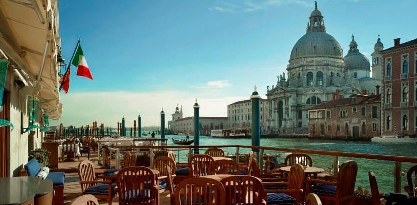 Riva Lounge di Venezia per un aperitivo in stile Dolce vita