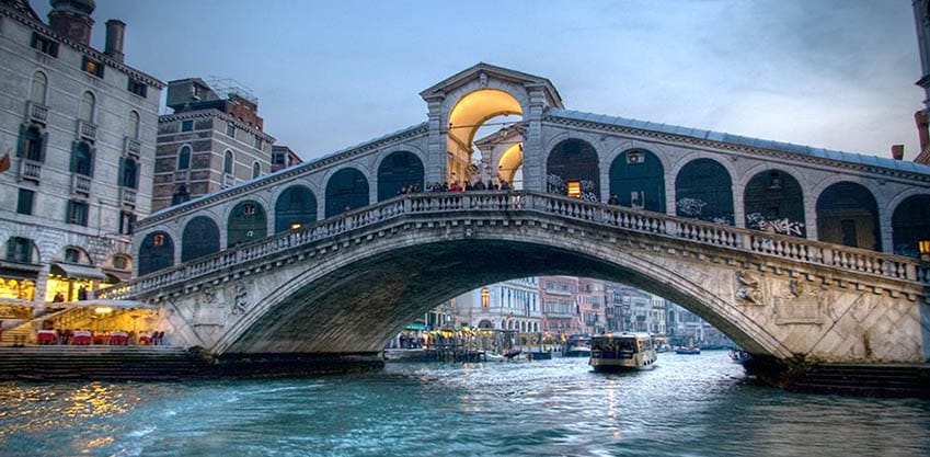 San Valentino a Venezia per un aperitivo in barca