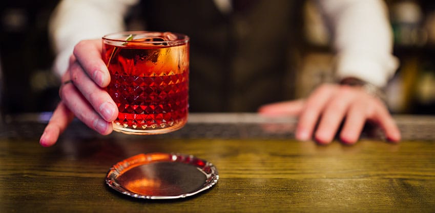 La Scozia e la tradizione dei cocktail a base di gin come il Negroni