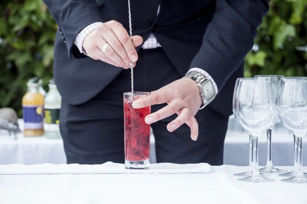 Il mixing glass è il bicchiere perfetto per contenere cocktail e aperitivi, da utilizzare ghiacciato