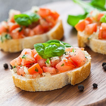 Stuzzichini veloci ed economici per aperitivo, idee gustose salva-portafogli