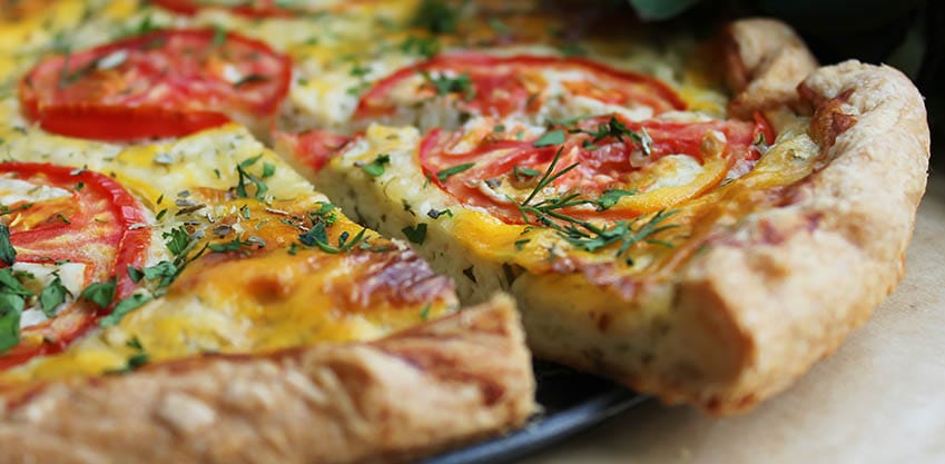 Stuzzichini per l’aperitivo: torta salata con Sanbittèr Dry