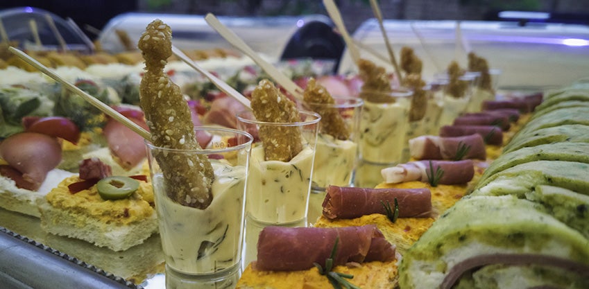 Voglia di aperitivo light? Ecco 4 stuzzichini salati light veloci Voglia di aperitivo light? Ecco 4 stuzzichini salati light veloci