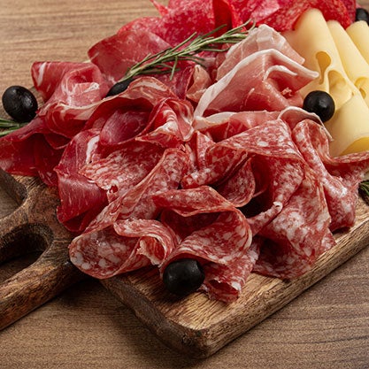 Cosa mettere in un tagliere di salumi e formaggi e come impiattarlo