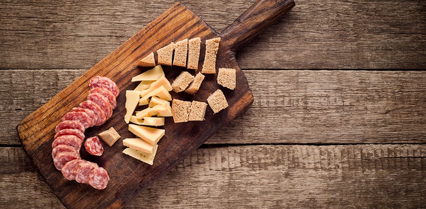 Come fare un tagliere perfetto per il tuo aperitivo Come fare un tagliere perfetto per il tuo aperitivo