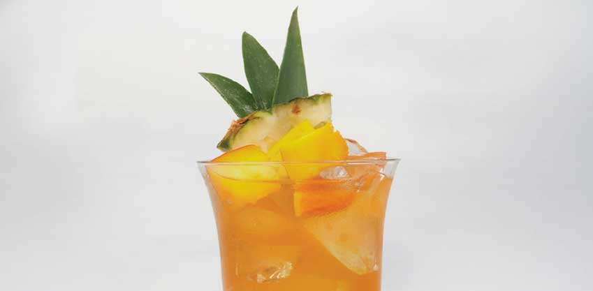 Tropical Bitter, aperitivo di frutta con mango, papaya e ananas