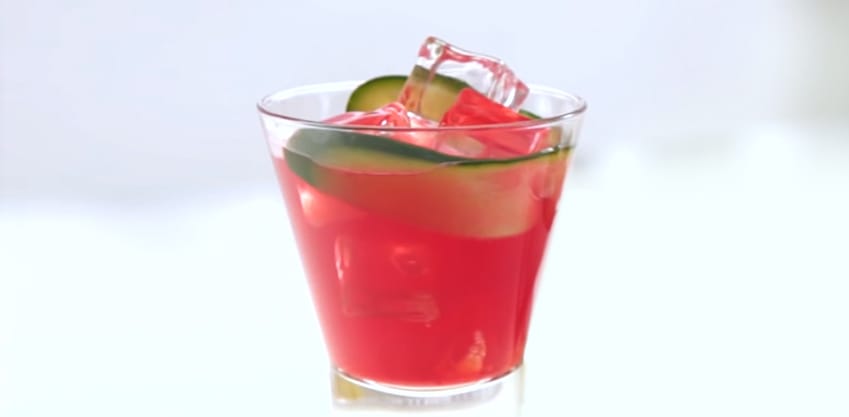 Zen Bitter con zenzero, succo di limone e Sanbittèr Rosso Zen Bitter con zenzero, succo di limone e Sanbittèr Rosso